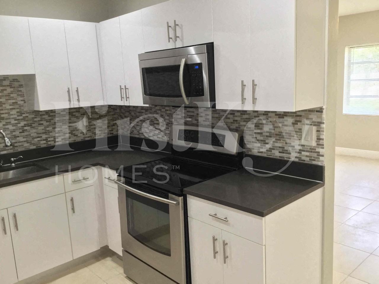 1761 Ne 170th St - Photo 6 of 21