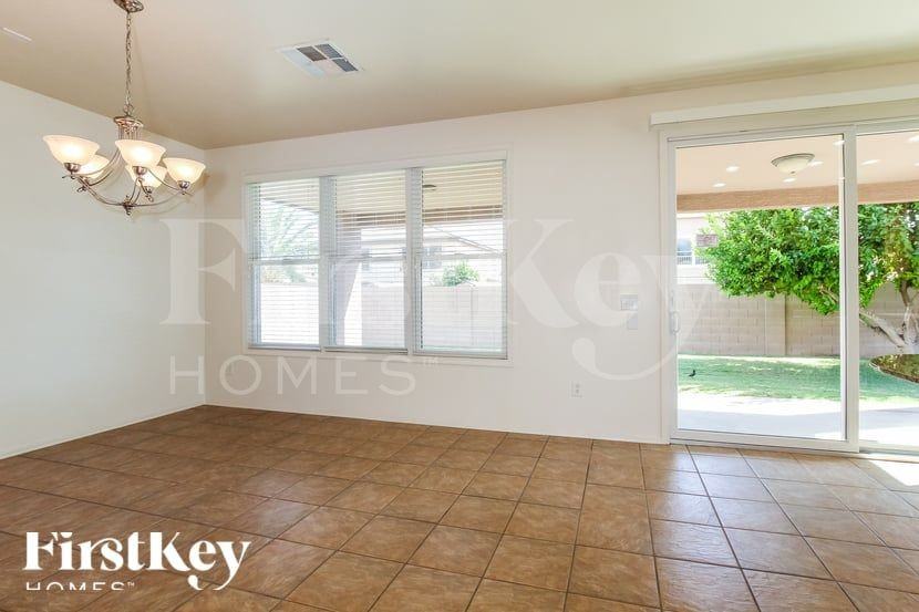 17173 W Post Dr - Photo 4 of 15