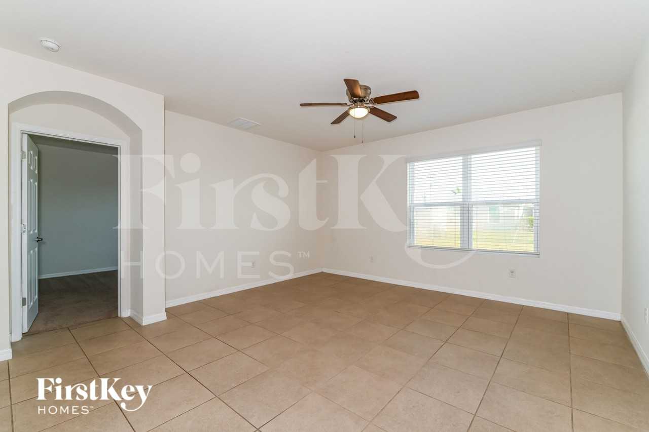 1627 Sw 25th Ln - Photo 4 of 21