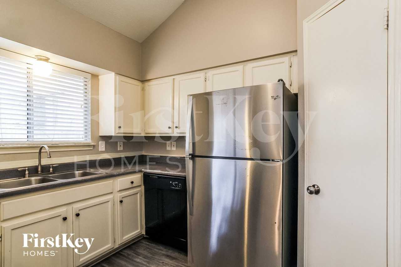15410 Pebble Lake Dr - Photo 6 of 16