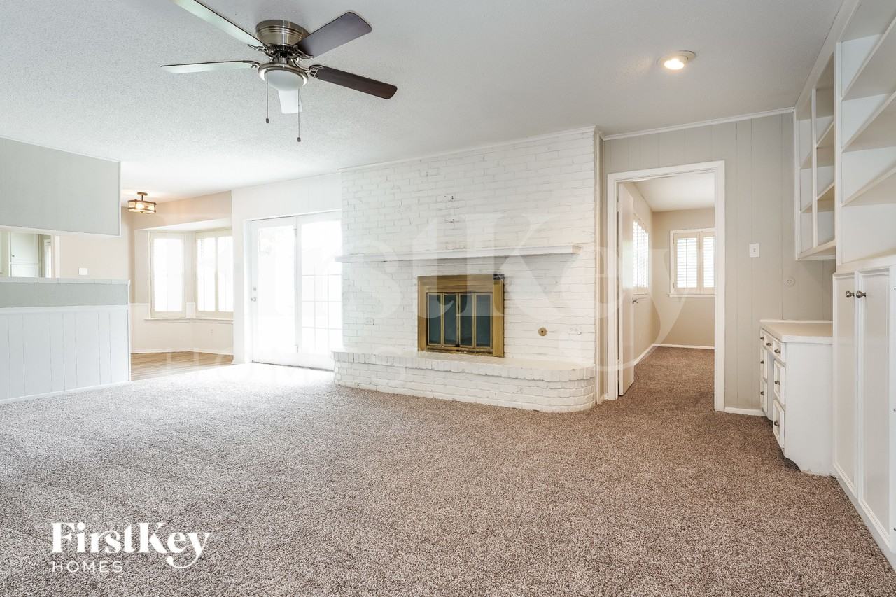 1424 Wreyhill Dr - Photo 5 of 17