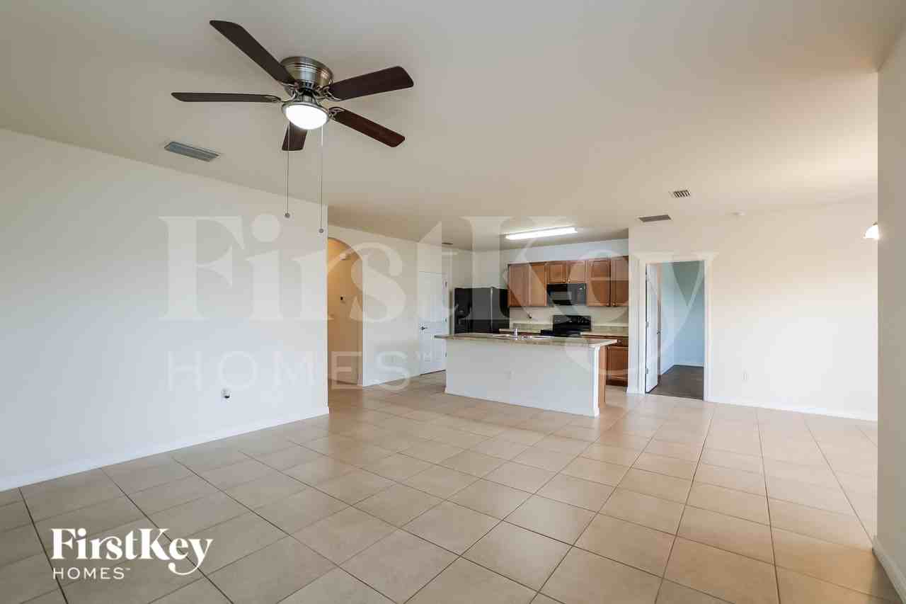 119 Se 20th St - Photo 5 of 20