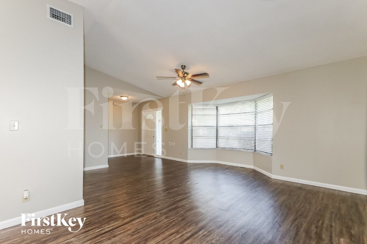 11646 Anhinga Dr - Photo 4 of 18