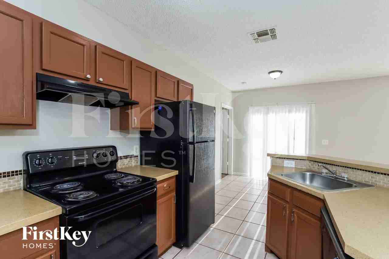 113 Marsh St - Photo 6 of 16