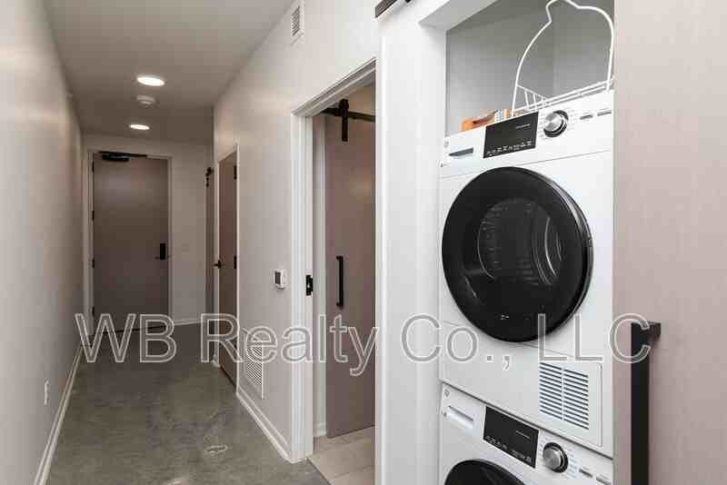 315 5th St #306 - Photo 4 of 28