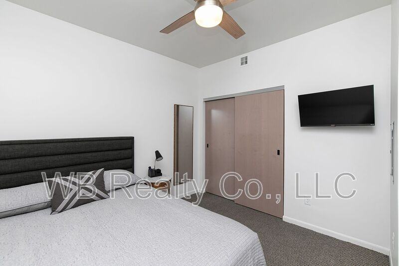 315 5th St #306 - Photo 5 of 28