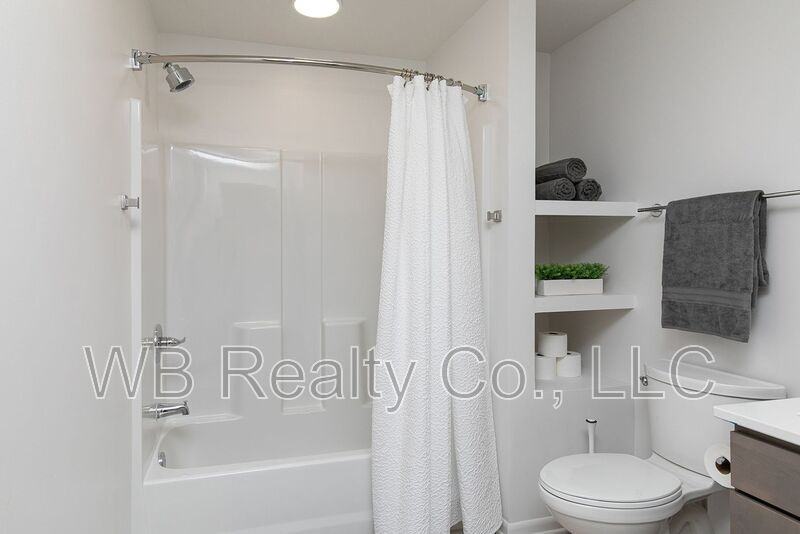315 5th St #306 - Photo 7 of 28