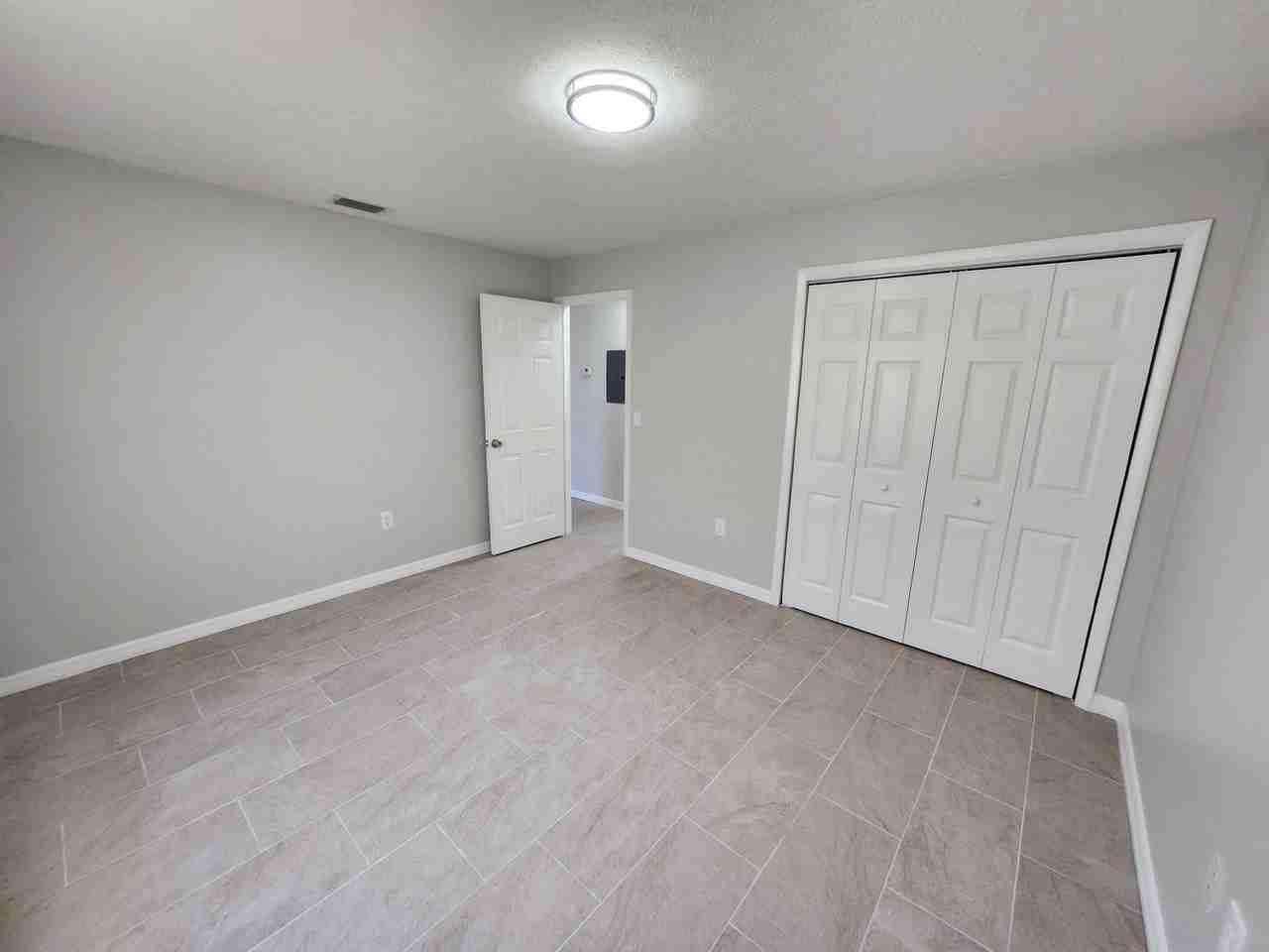 2118 W Comanche Ave #C - Photo 7 of 10