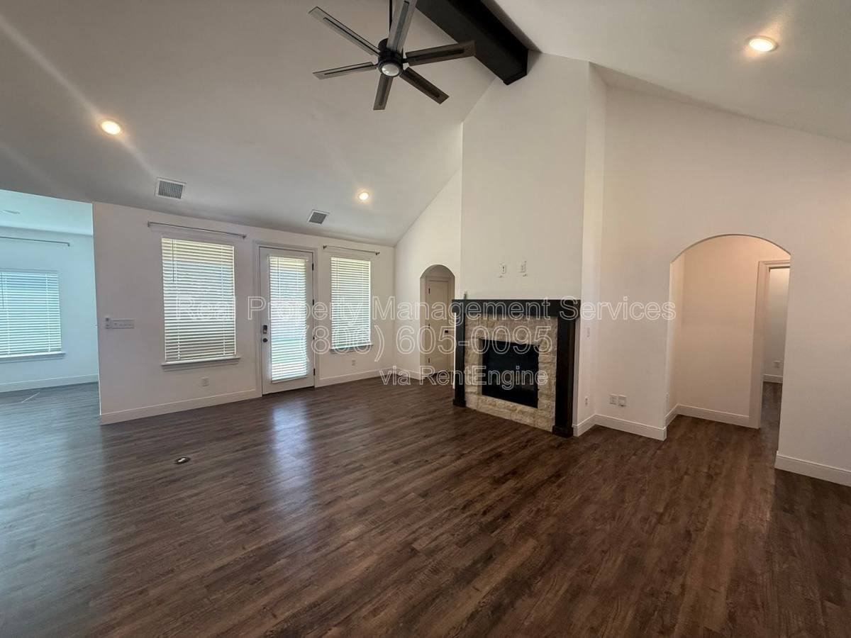 5014 Quincy Ave - Photo 2 of 10