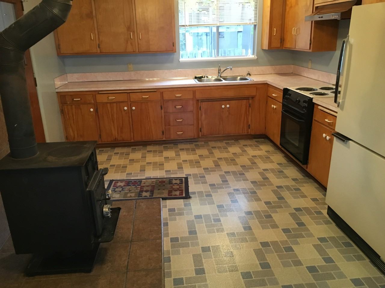 400 Nw D St - Photo 3 of 4