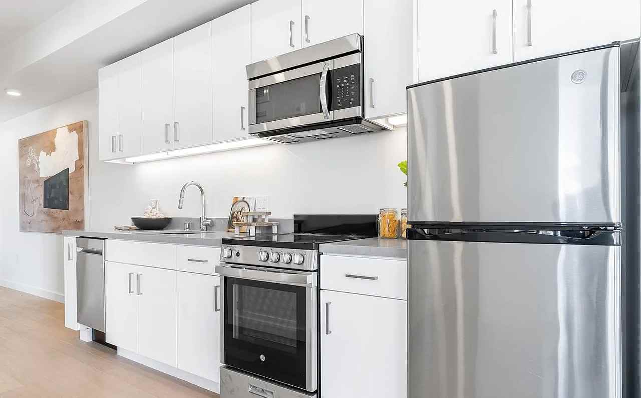 1201 Sutter St - Photo 4 of 7