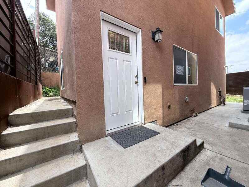 3258 1/2 Dundas St #CA