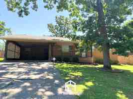 featured image of 4700 N Locust St