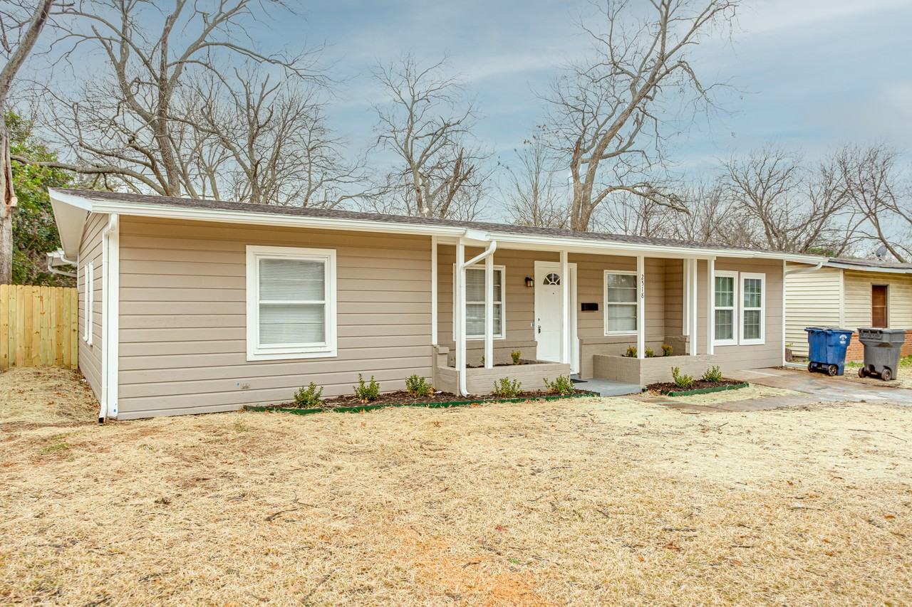 2518 Winthrop Dr - Photo 2 of 23