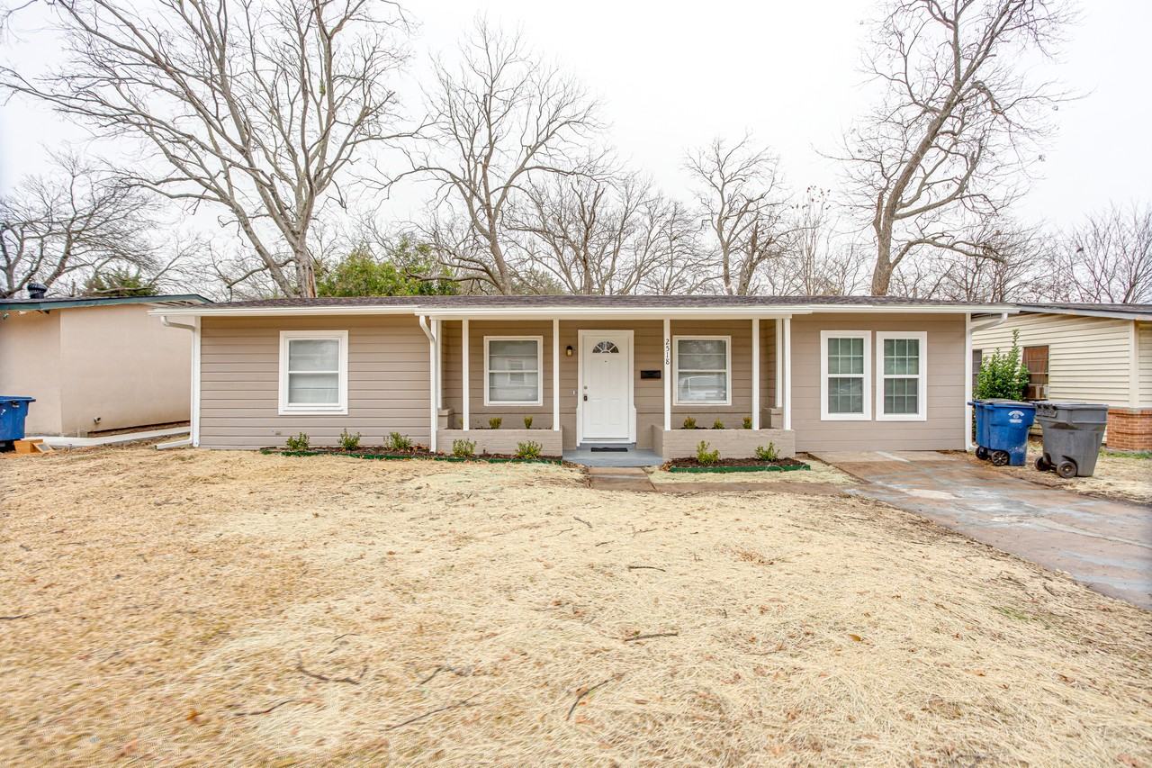 2518 Winthrop Dr - Photo 3 of 23