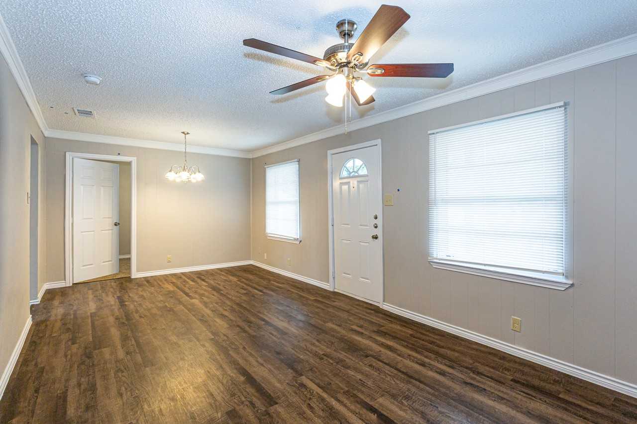 2518 Winthrop Dr - Photo 6 of 23