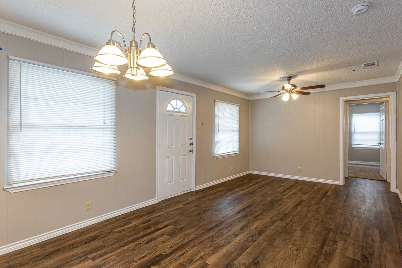 2518 Winthrop Dr - Photo 7 of 23