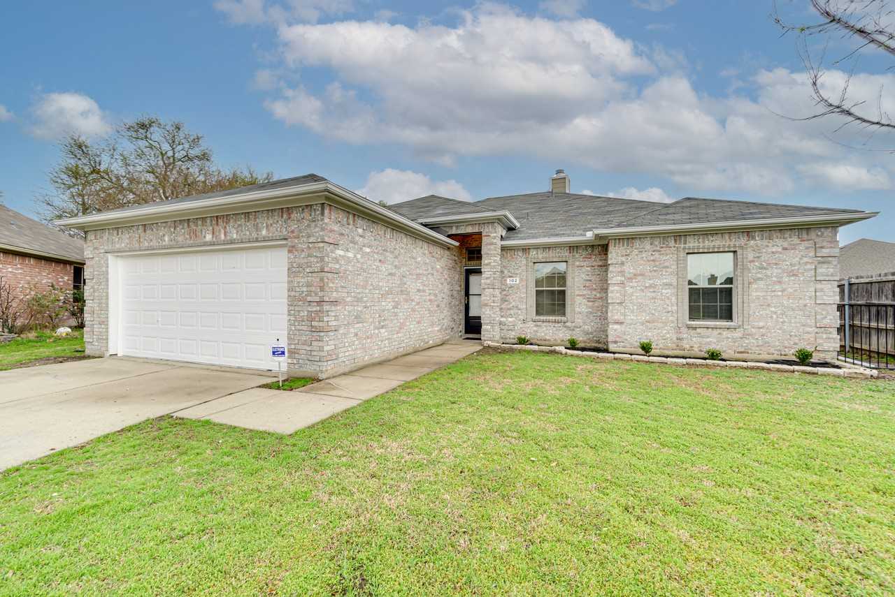 102 Paloma Cir - Photo 2 of 34