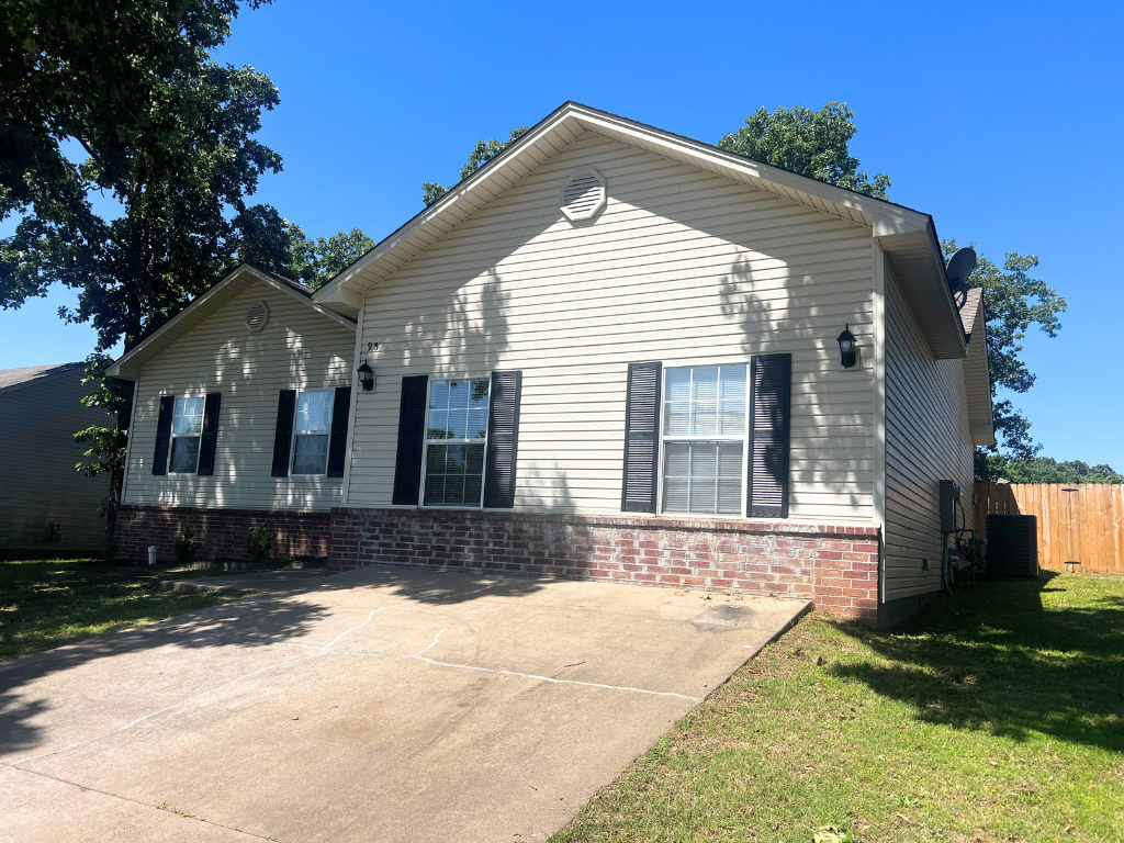 95 Cinnamon Dr - Photo 2 of 19