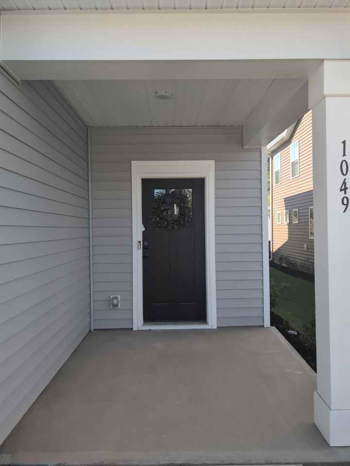 1049 Nadine Way - Photo 7 of 20
