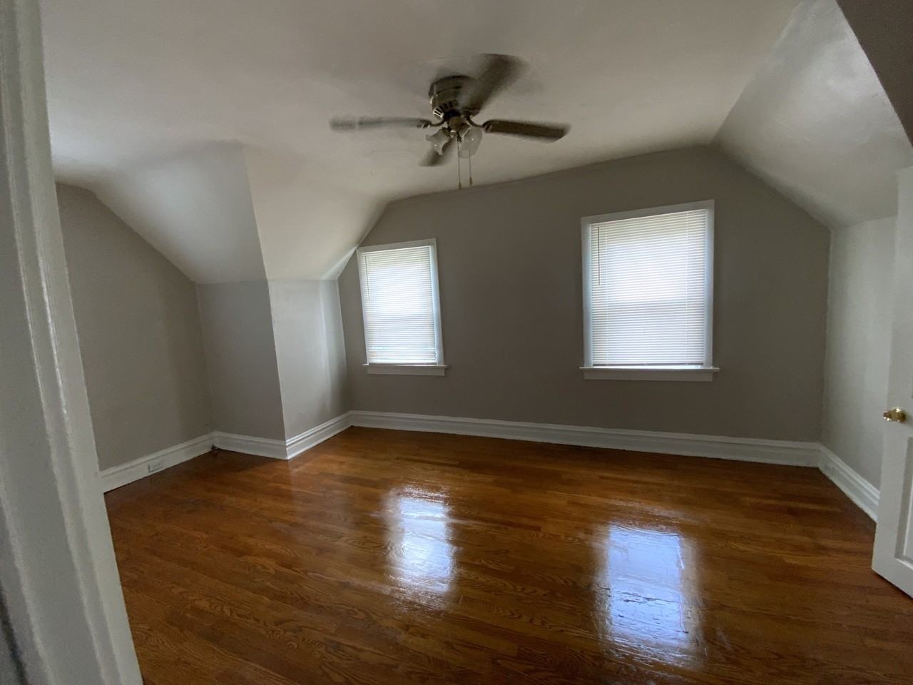 6927 Raymond Ave - Photo 3 of 3