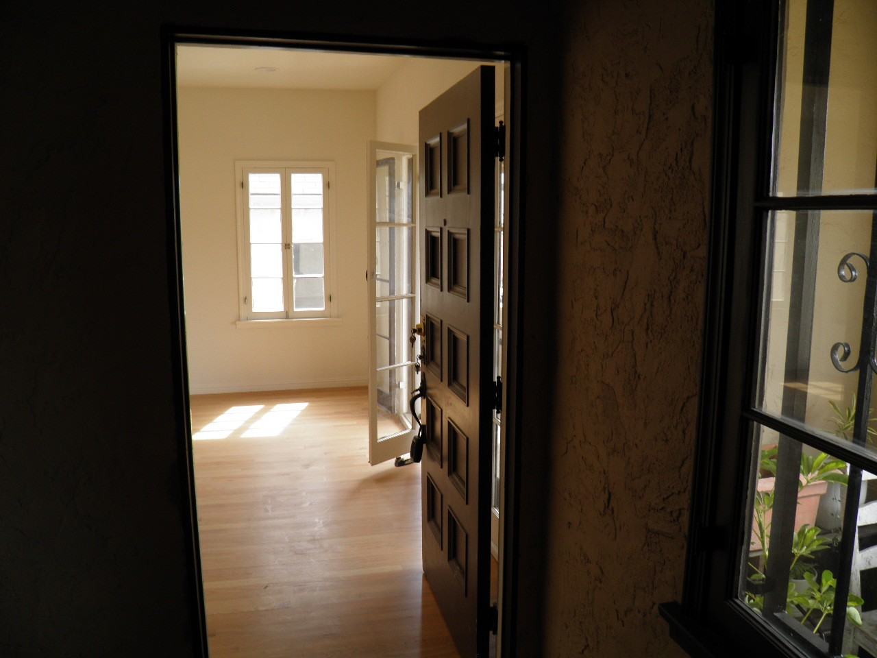 336 N Ogden Dr - Photo 3 of 19