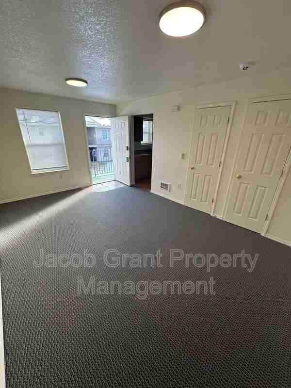 1378 Curlew Dr #145 - Photo 7 of 11