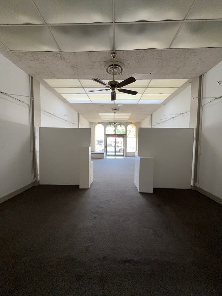 325 N Main St - Photo 4 of 14