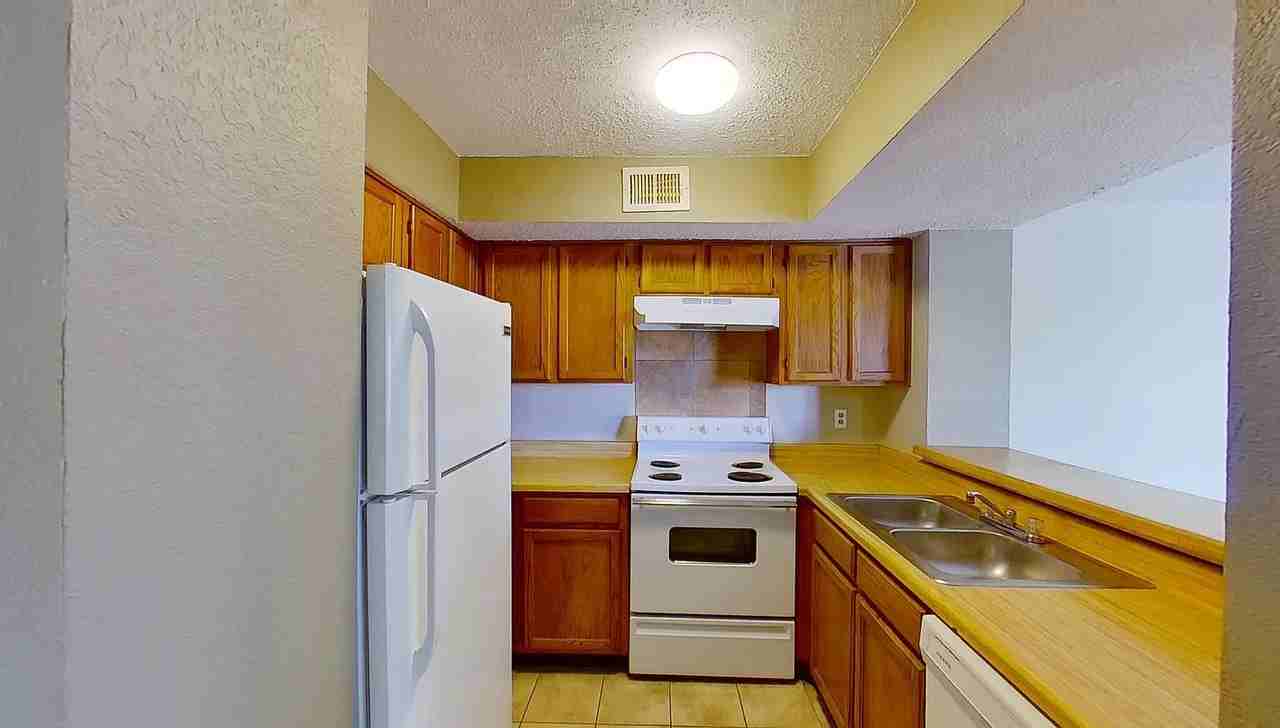 9803 Walnut St #102 - Photo 3 of 10