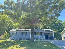featured image of 3266 Somerset Dr Se