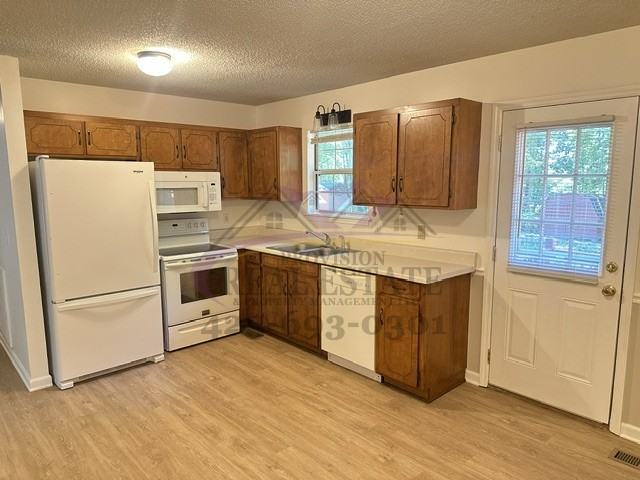3266 Somerset Dr Se - Photo 7 of 17