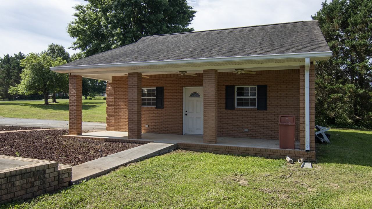 28 Summerwind Dr - Photo 3 of 50
