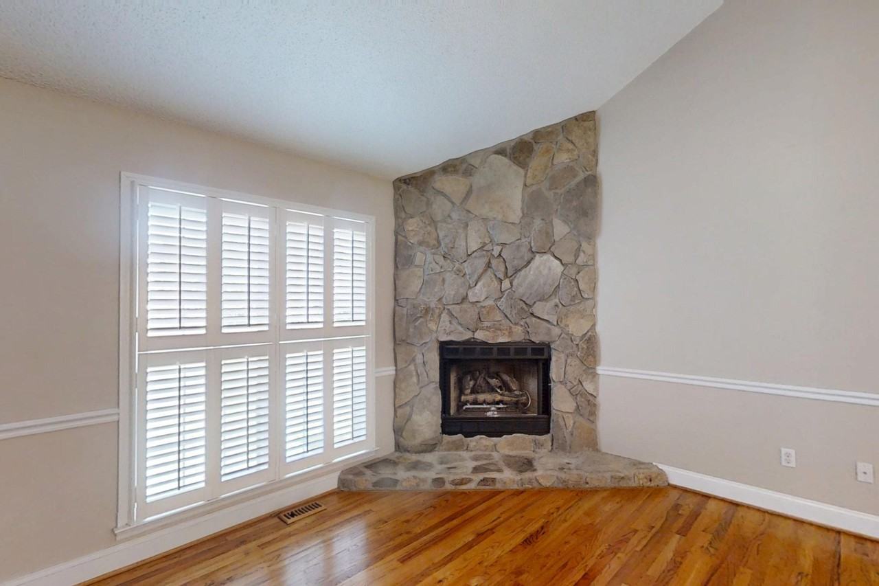 28 Summerwind Dr - Photo 7 of 50