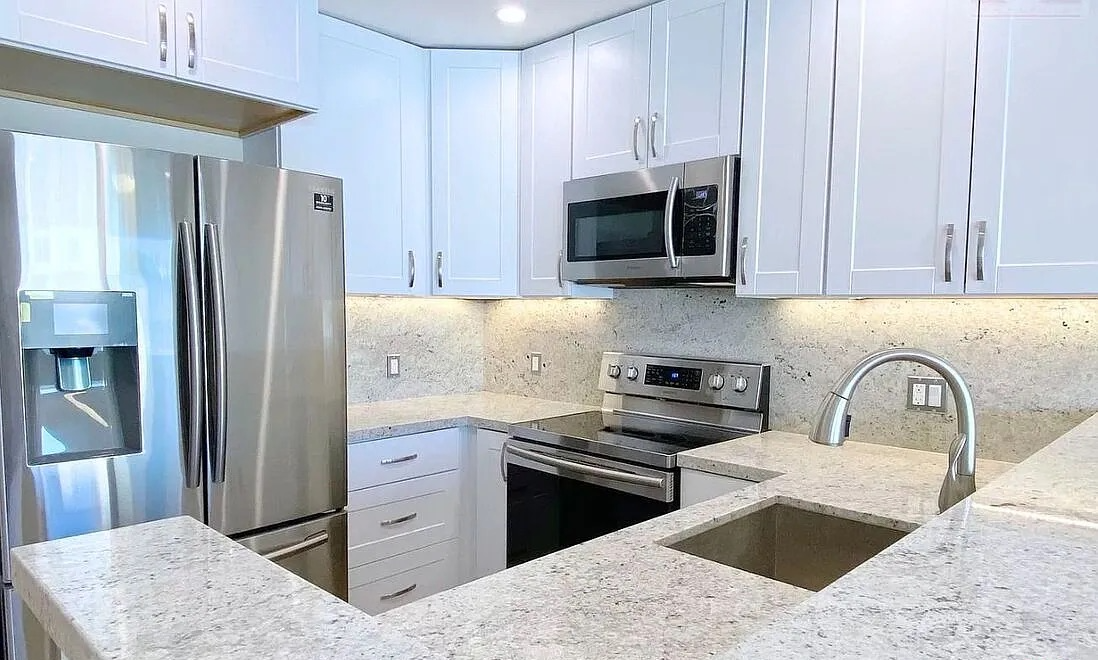 1731 Colby Ave #102 - Photo 3 of 6