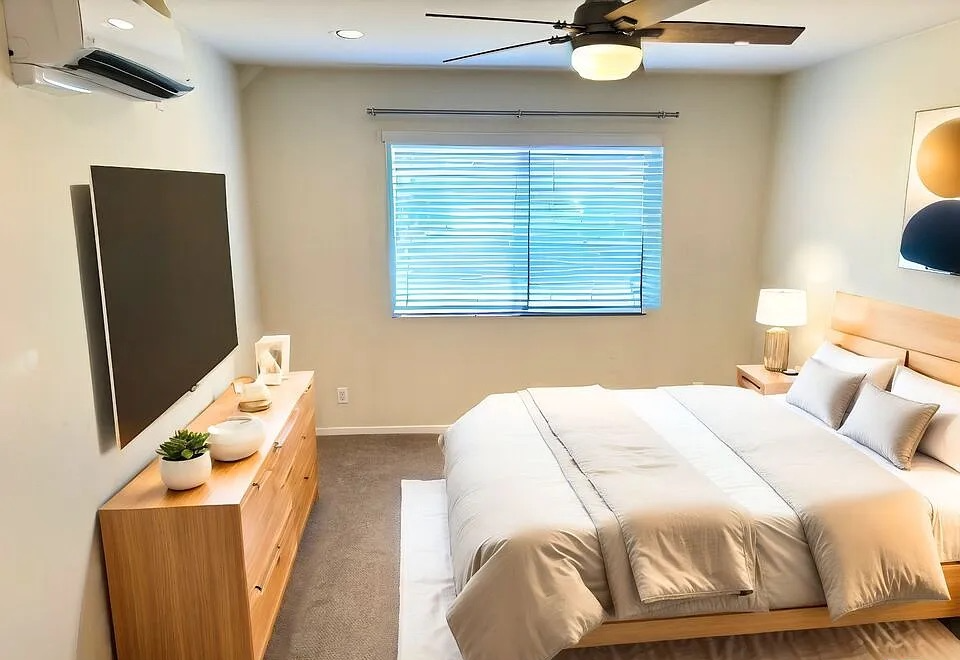 1731 Colby Ave #102 - Photo 5 of 6