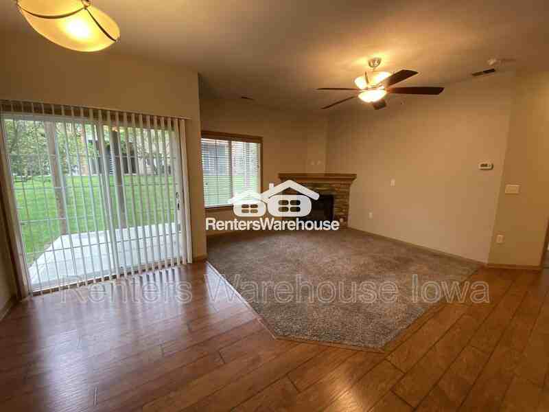 2000 Meadow Ct #402 - Photo 5 of 15