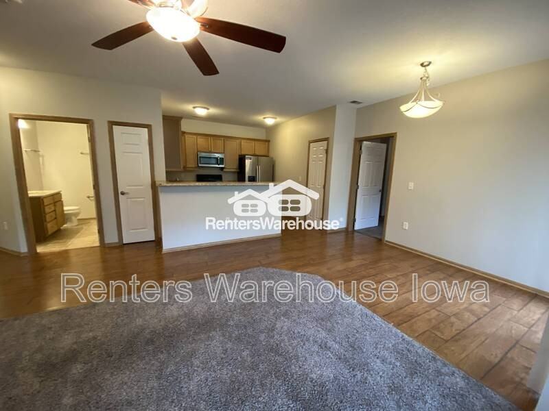 2000 Meadow Ct #402 - Photo 7 of 15