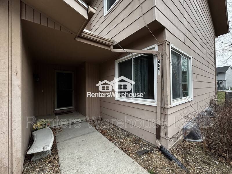 950 67th St #410 - Photo 4 of 22