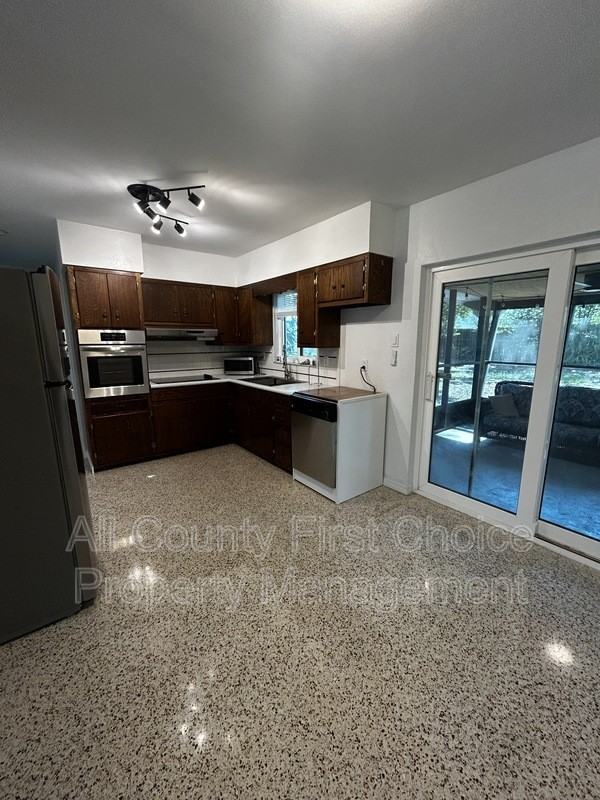 2819 53rd St N - Photo 2 of 25
