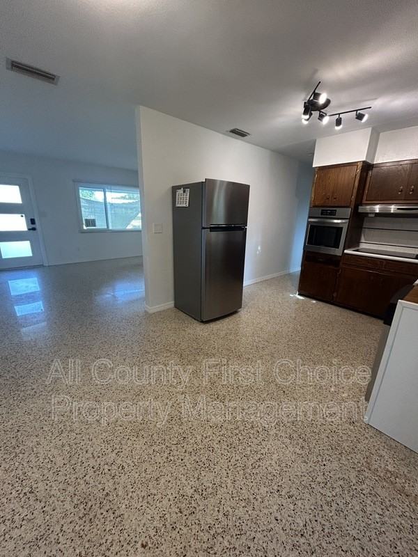 2819 53rd St N - Photo 6 of 25