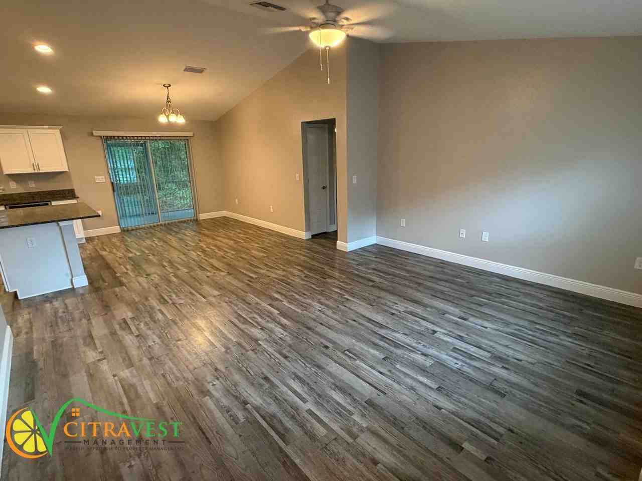 9995 N Sandree Dr - Photo 2 of 13