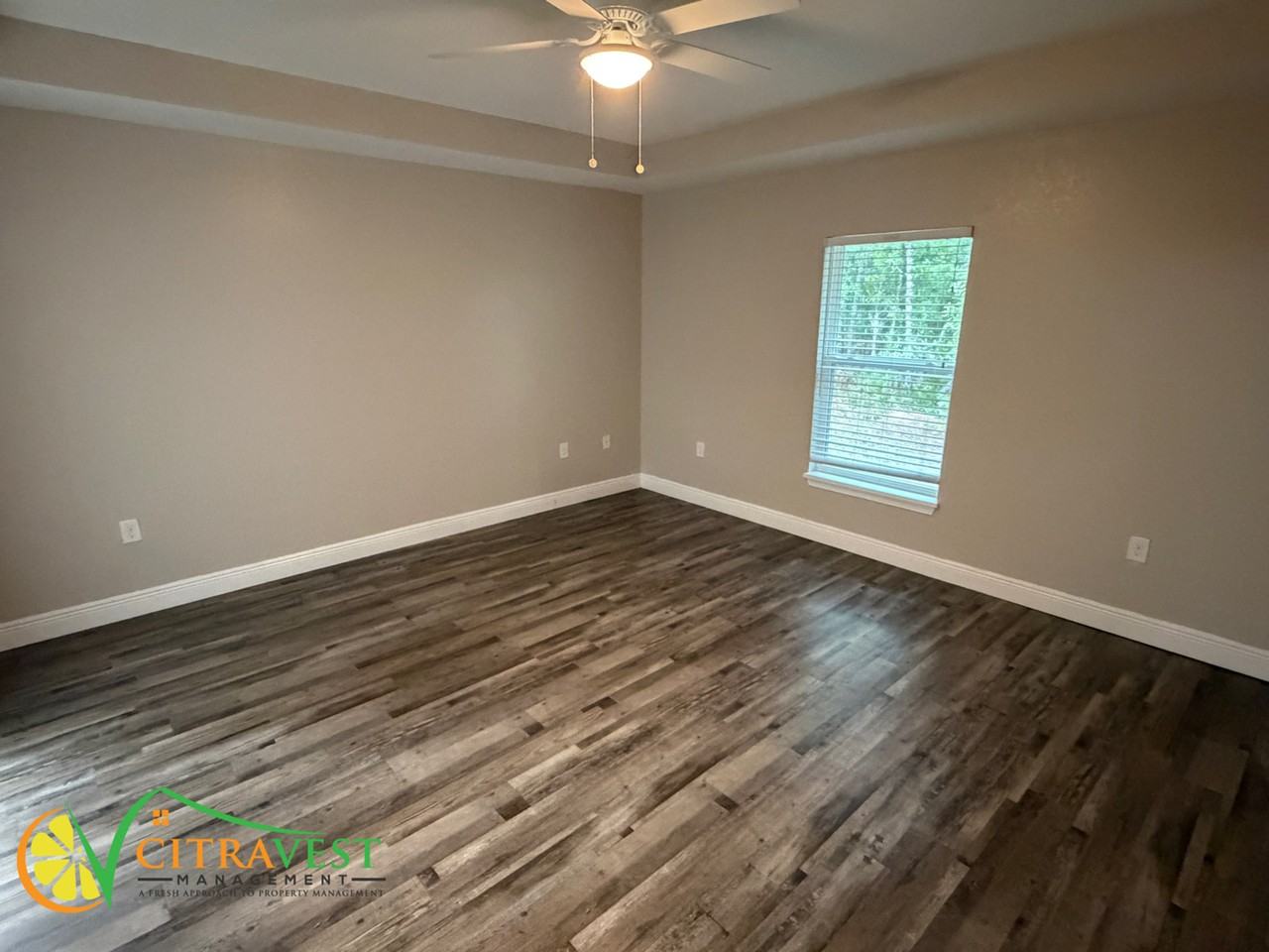 9995 N Sandree Dr - Photo 5 of 13