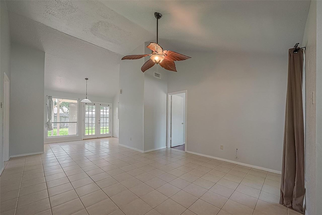 1006 Melford Ave - Photo 4 of 17