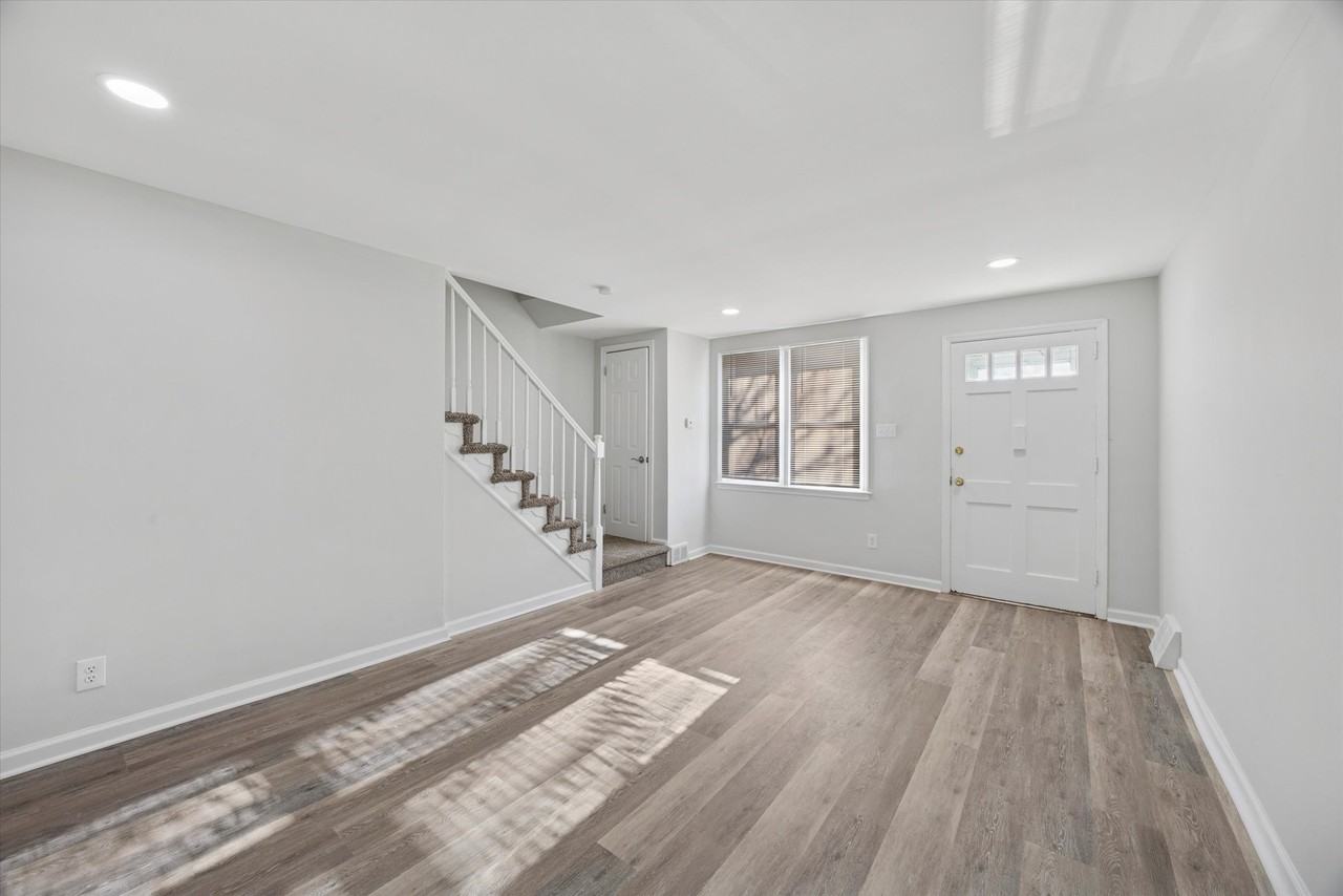 1037 Taylor Dr - Photo 5 of 16