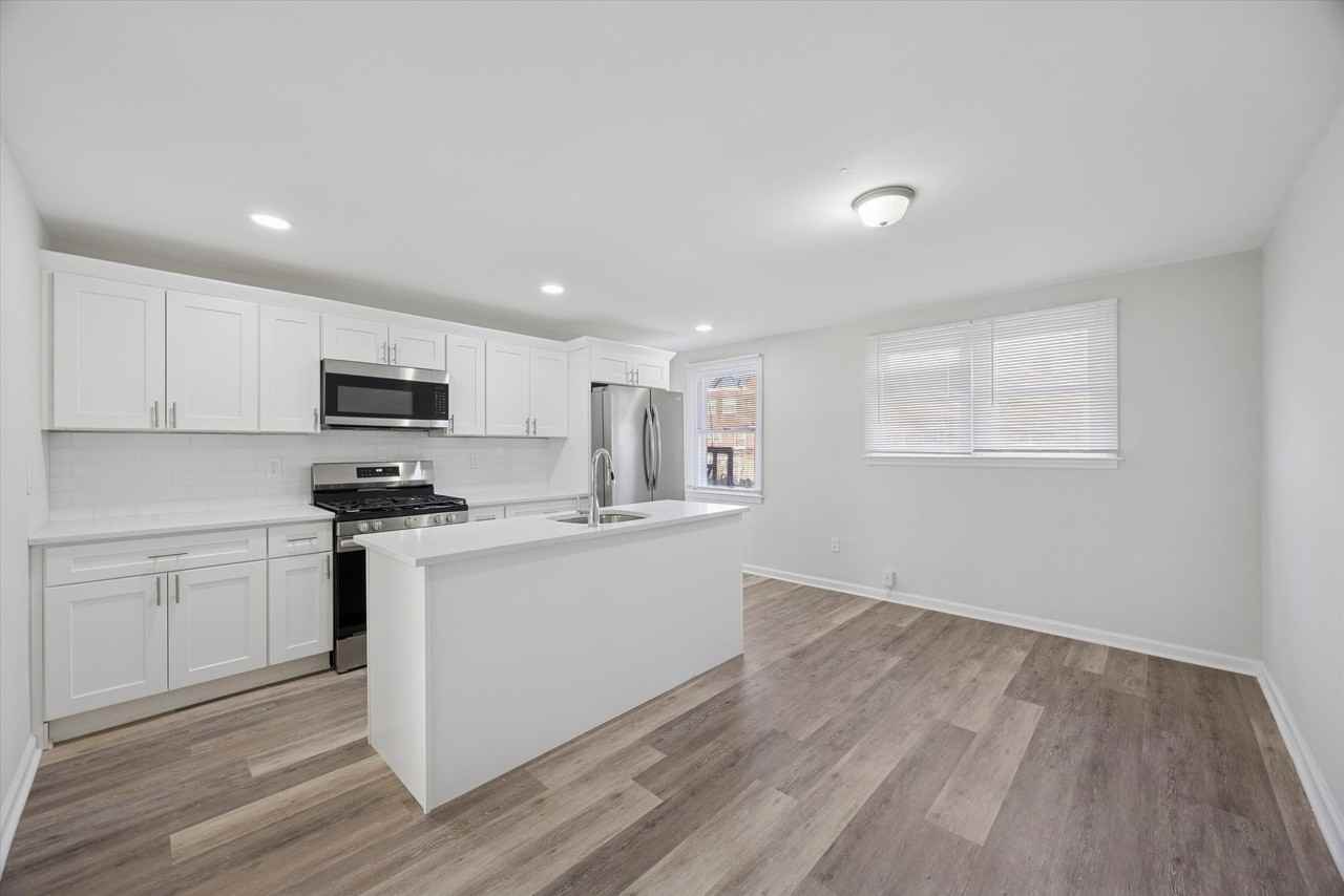 1037 Taylor Dr - Photo 6 of 16