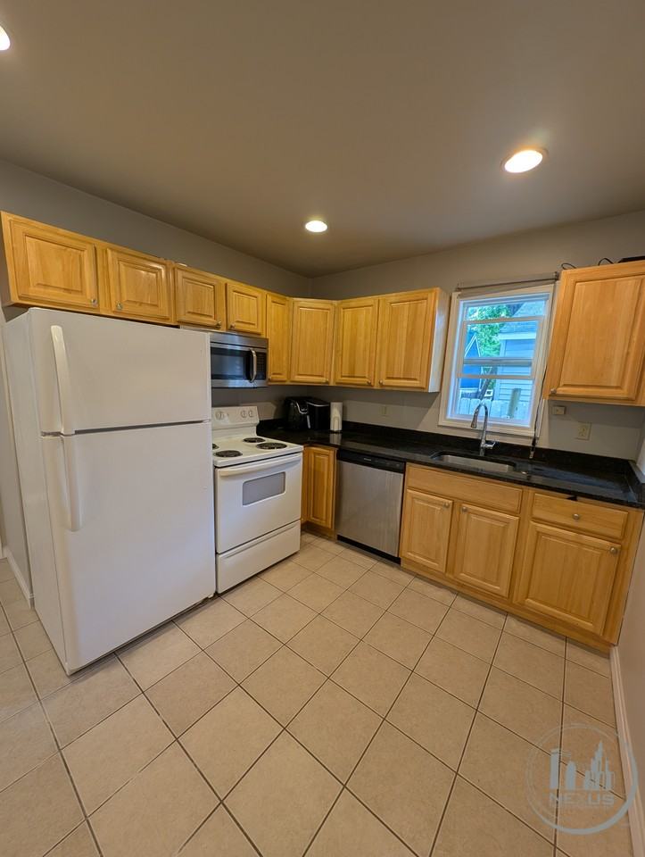 3 Barton St #3 - Photo 6 of 24