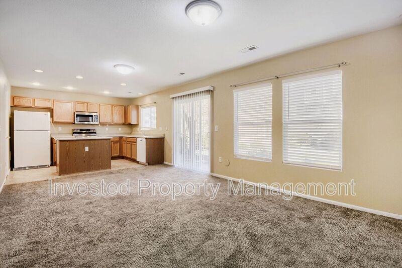 11602 Fenwick Cir - Photo 3 of 20