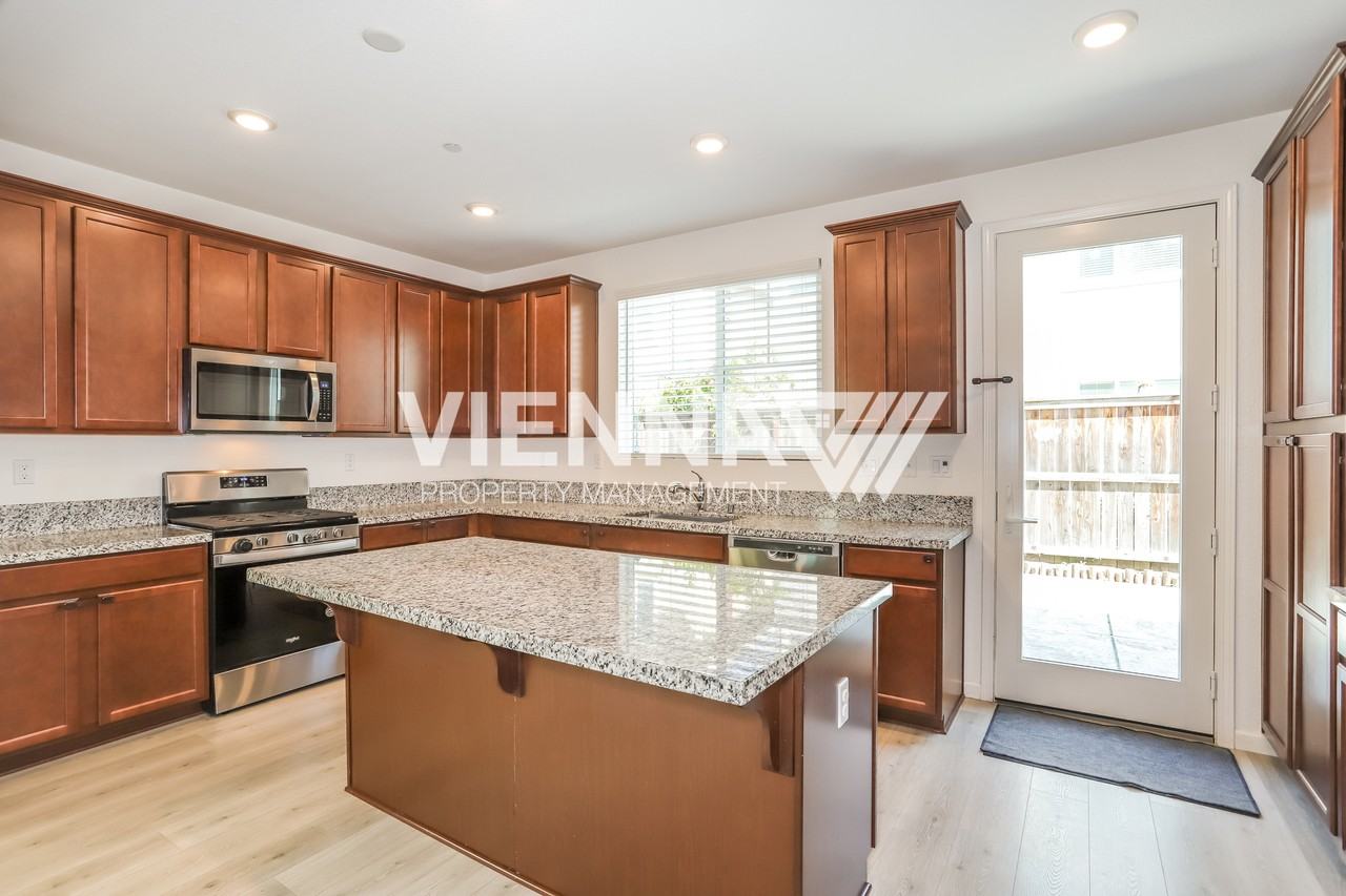 2442 Buzz Aldrin Way - Photo 5 of 20