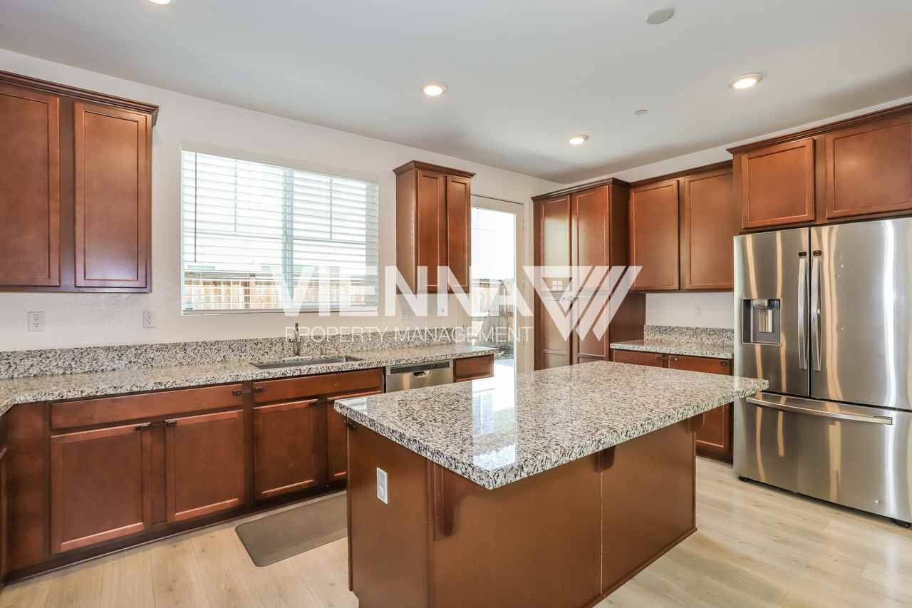 2442 Buzz Aldrin Way - Photo 7 of 20
