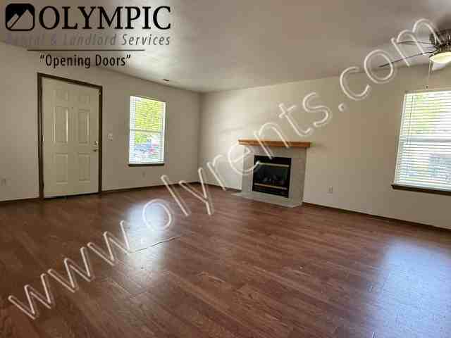 4925 41st Ln Se - Photo 3 of 18
